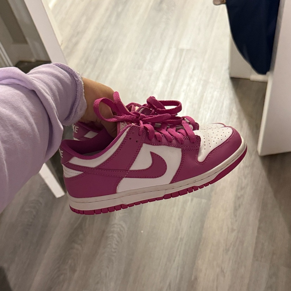 Pink and White dunks size 4.5Y / women’s 6